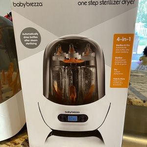 Baby Brezza 4in 1 sterilizer and dryer